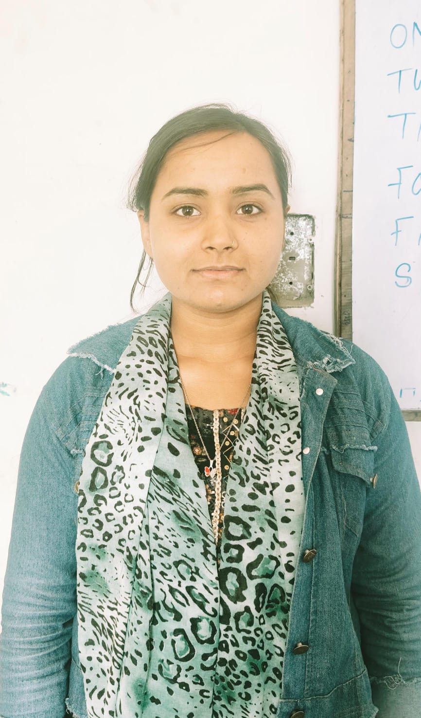 Neha Kumari - English (Lower Classess) Teacher